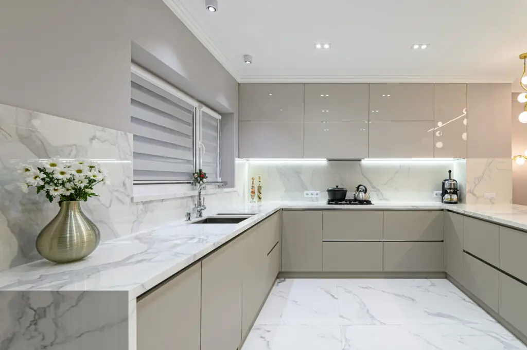 What Color Backsplash Goes With Gray Cabinets? 1 Best Backsplash Colors for Gray Kitchen Cabinets