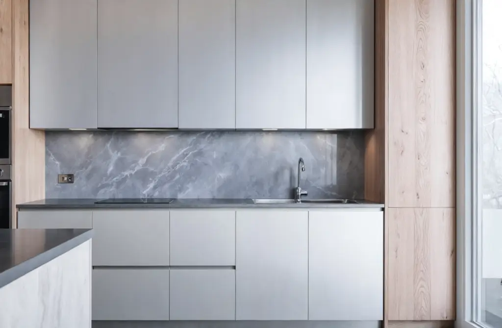 Gray Kitchen Backsplash Ideas: Modern & Versatile Designs 1 Gray Kitchen Backsplash Ideas
